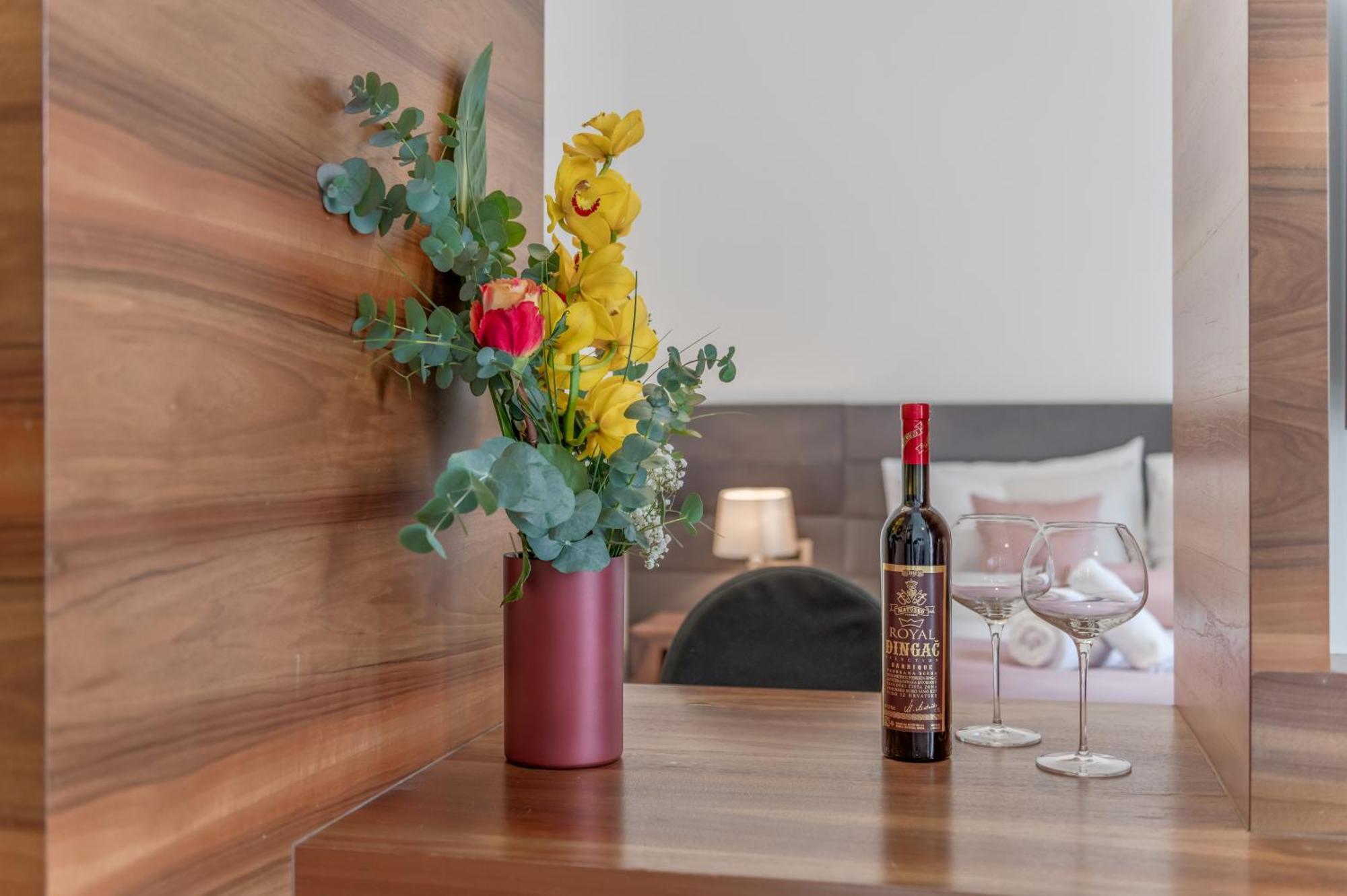 Starlight Luxury Suites Сплит Экстерьер фото